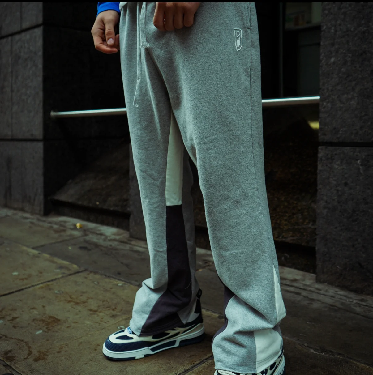 GREY | FLARE PANTS - Image 3